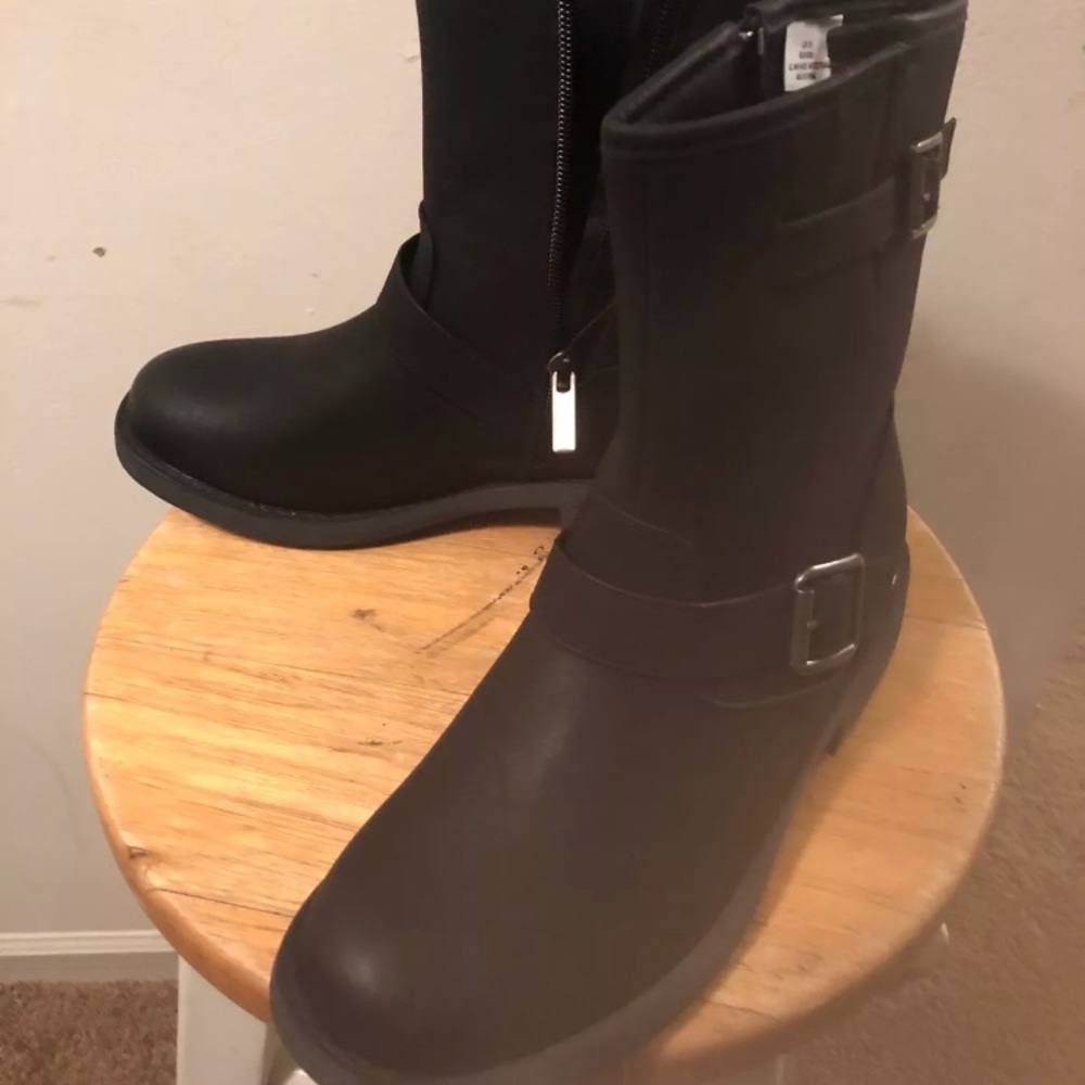 Black boots